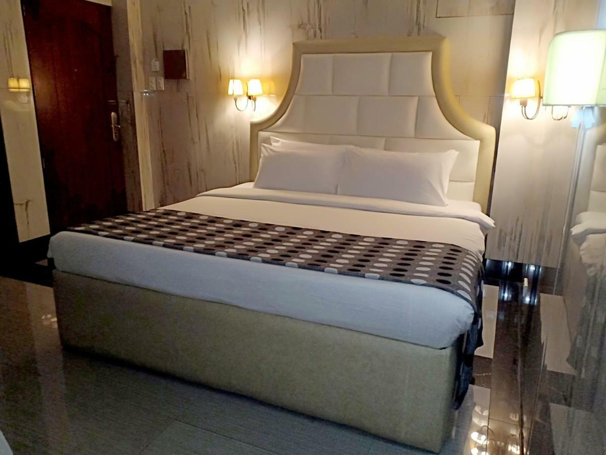 Belgian Suites Manila Eksteriør billede